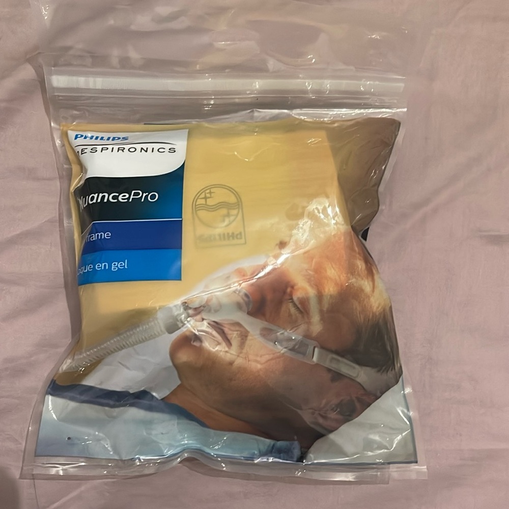NEW Philips Respironics Nuance Pro Gel Frame Pillow Mask with Headgear #1105167